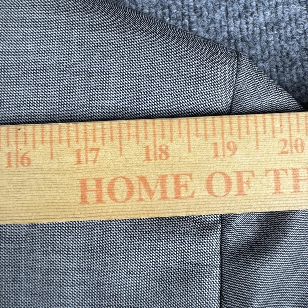 Jos A Bank Gordon Blazer Mens 41R Gray Traveler Windowpane‎ Wool Sport Coat